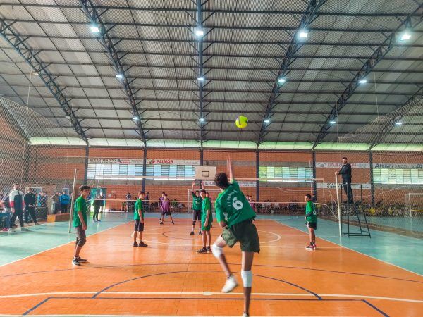 Categoria infantil abre semana nos Jogos Escolares