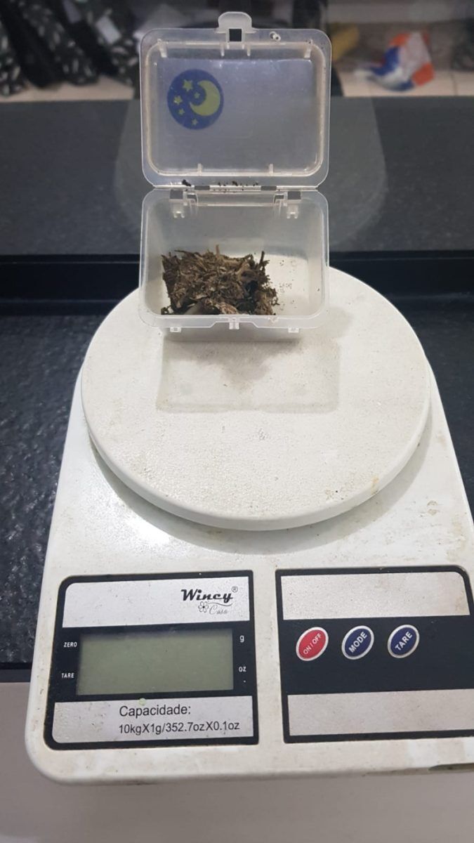 Mulher é presa por tráfico de drogas em Estrela