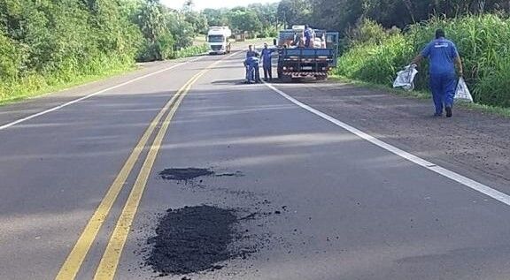 EGR inicia operação tapa-buracos na 453