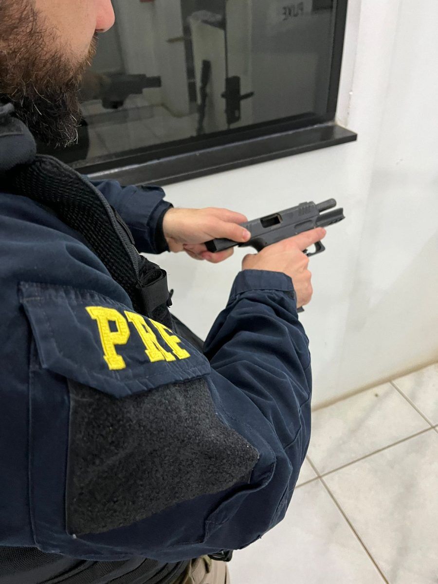 Motorista de caminhão é preso com pistola e munição em Lajeado