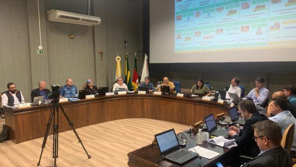 Aprovado reajuste com base no salário mínimo para agentes de saúde e combate às endemias