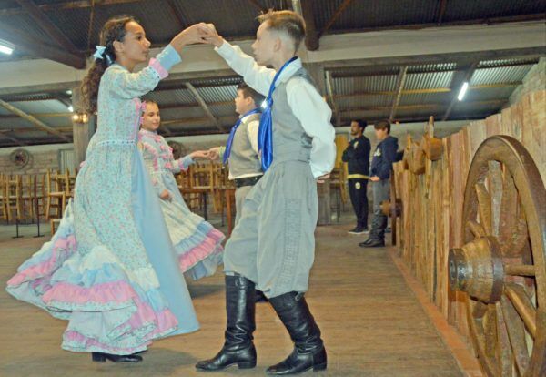 Invernadas apresentam novos trabalhos em pré-estreias