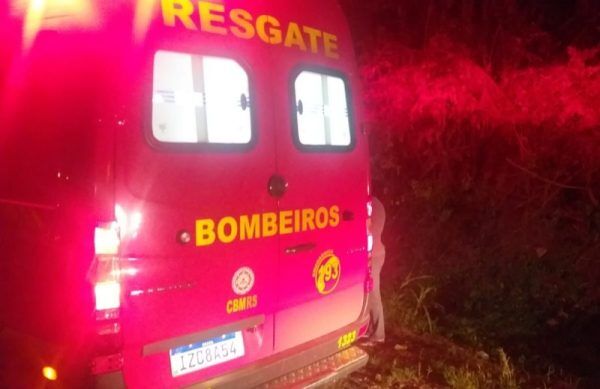 Motociclista fica ferido após cair em valeta em Roca Sales