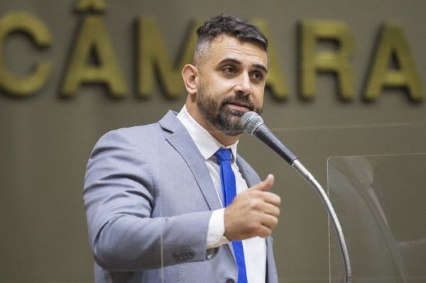 TRE-RS cassa mandato de Alexandre Bobadra, vereador de Porto Alegre