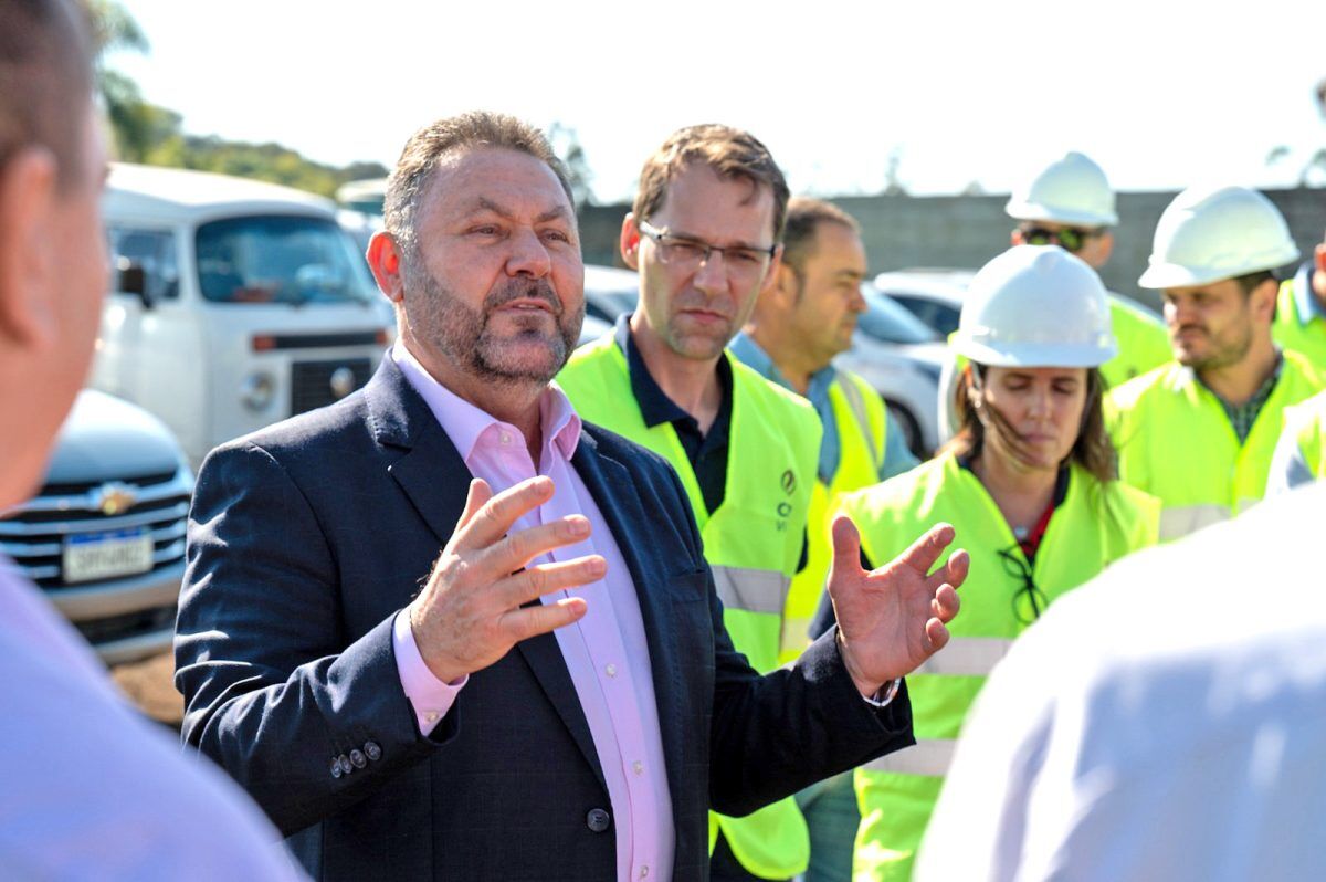 CCR responde com obras. E prefeito cobra respeito