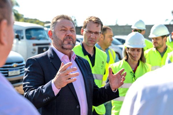 CCR responde com obras. E prefeito cobra respeito