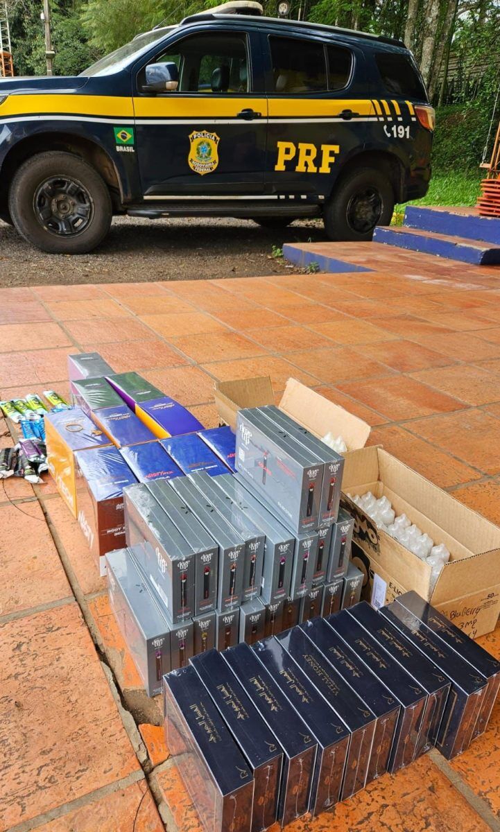 PRF apreende cigarros eletrônicos e medicamentos ilegais