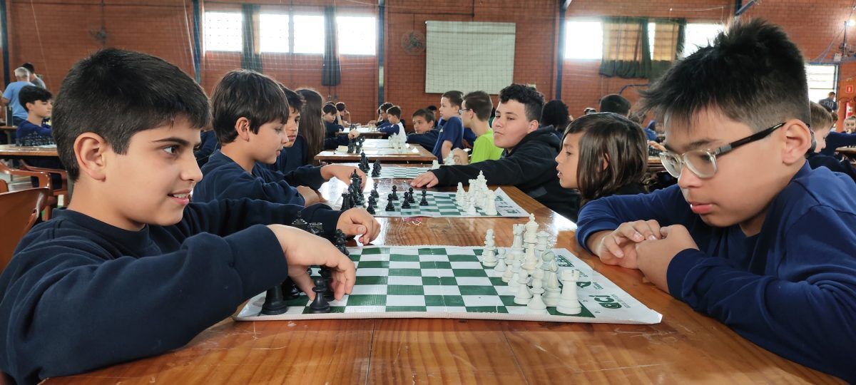 Xadrez é atração nos Jogos Escolares de Estrela