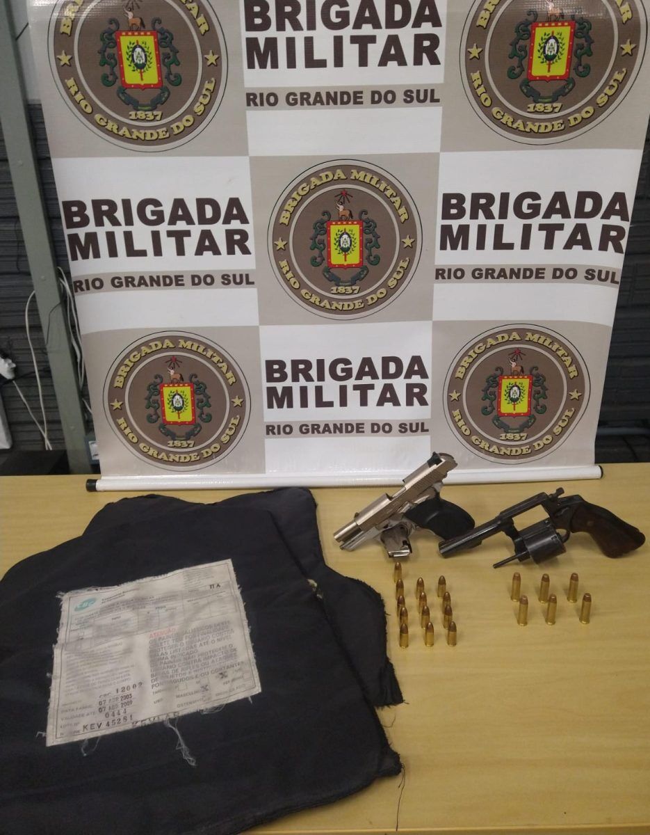 Homem é preso por porte ilegal de arma e corrupção de menor