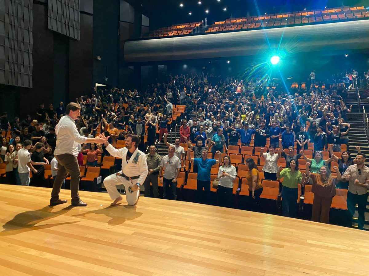 Programação com alunos do 9° ano celebra Dia da Paz em Lajeado
