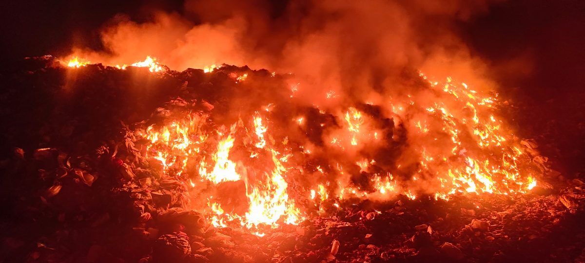 Bombeiros combatem incêndio em aterro de Linha Delfina, Estrela