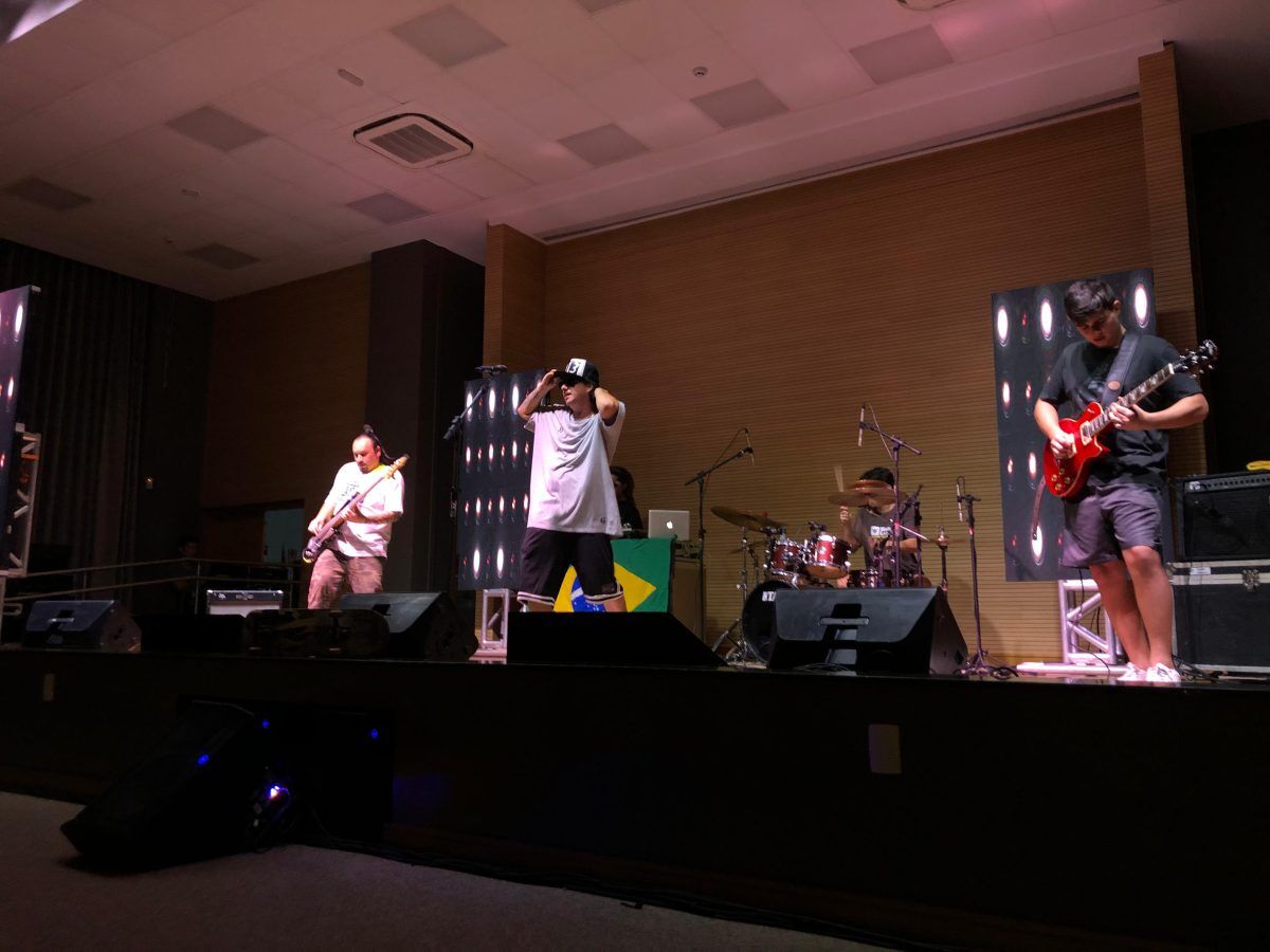 Pratas da Casa recebe homenagem à banda Charlie Brown Jr.