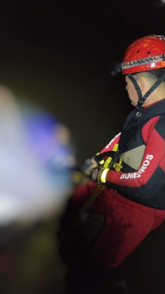 Bombeiros resgatam corpo em arroio de Roca Sales