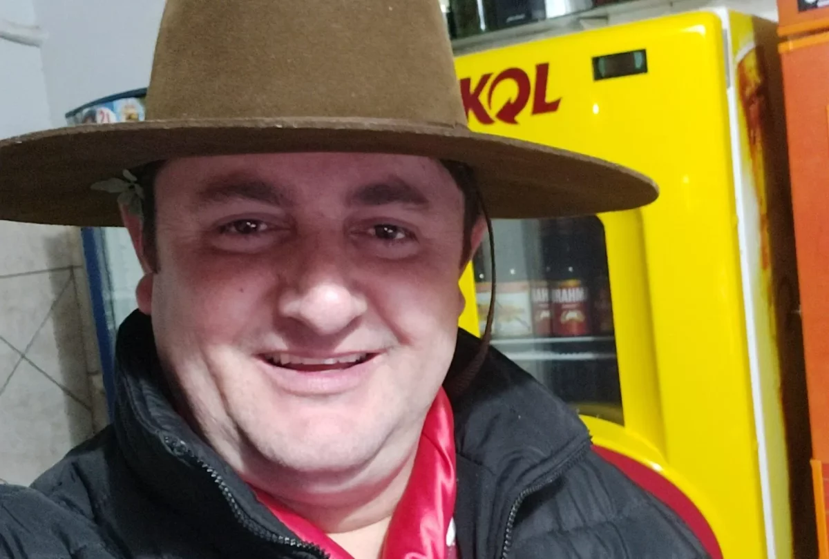 Homem é morto a tiros dentro de casa noturna em Encantado