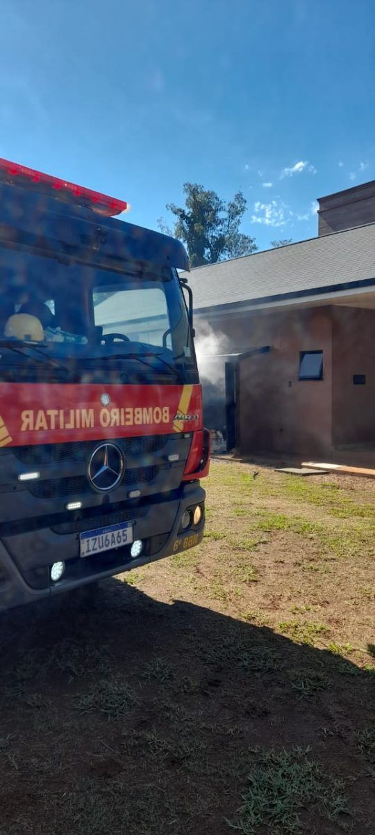 Bombeiros combatem princípio de incêndio no bairro Conventos