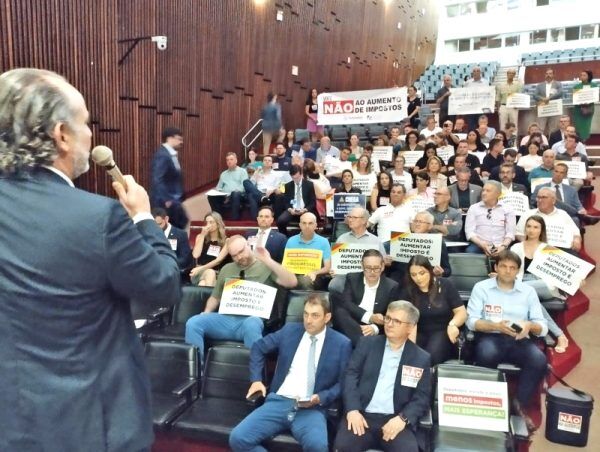 Entidades mantém mobilização e se voltam contra decretos