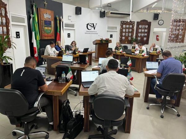 Vereadores aprovam mais de R$ 1,8 milhão em emendas impositivas
