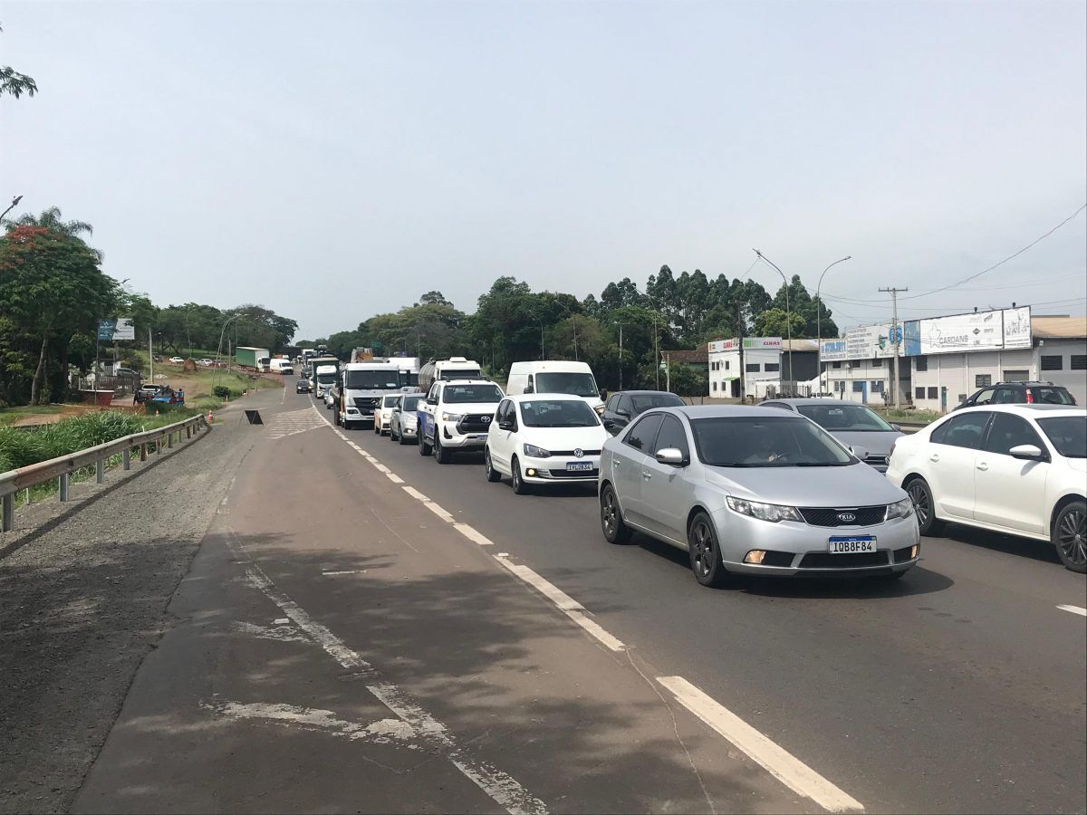 Quarta-feira registra novo congestionamento na BR-386