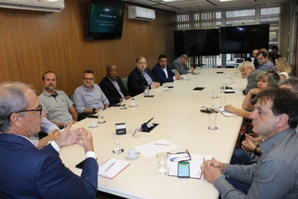 Estado alinha plano voltado às micro e pequenas empresas do Vale