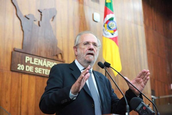Deputado articula CPI que mira empresas de energia elétrica