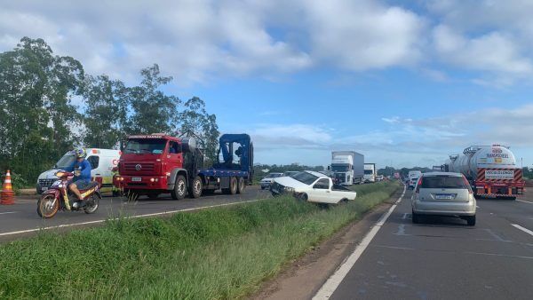Acidentes deixam trânsito lento na BR-386, em Estrela e Lajeado