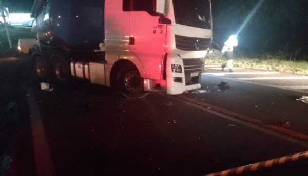 Homem morre em colisão frontal com caminhão na RSC-287