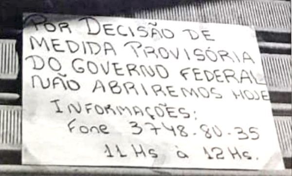 Casas de bingo e máquinas de caça-níqueis fechadas