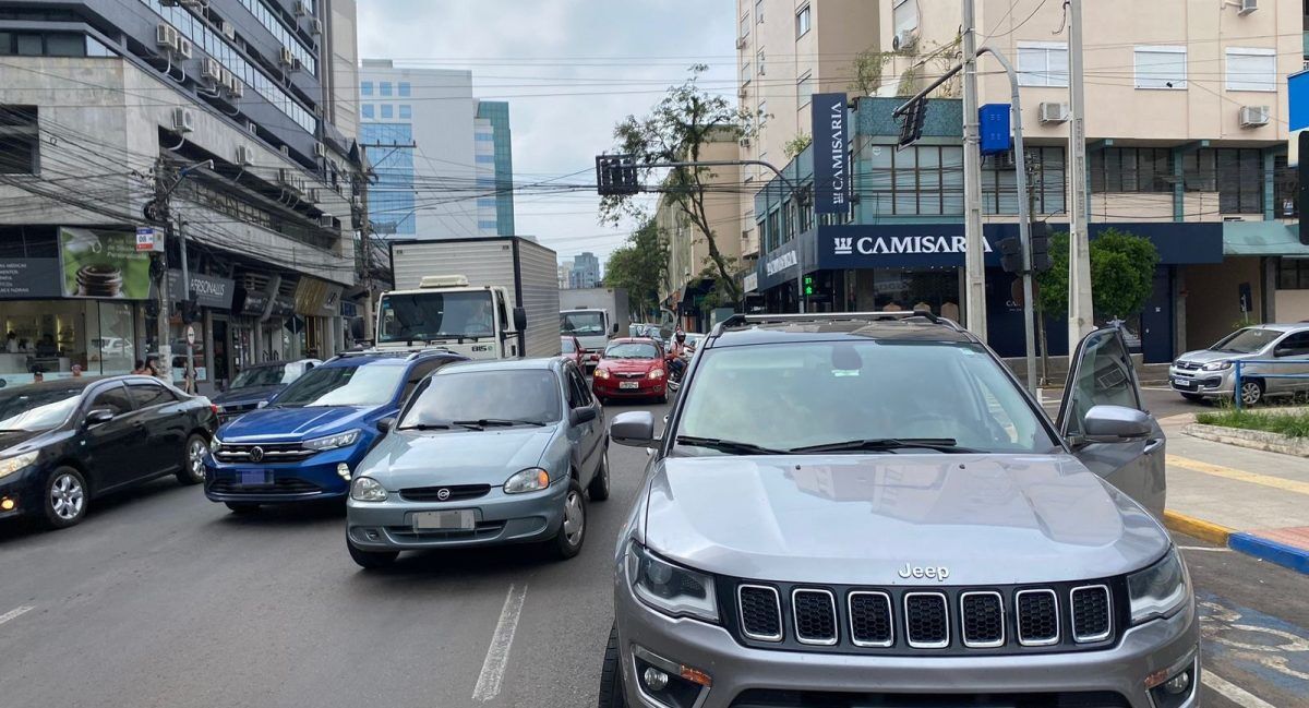 Acidente deixa fluxo lento no centro de Lajeado
