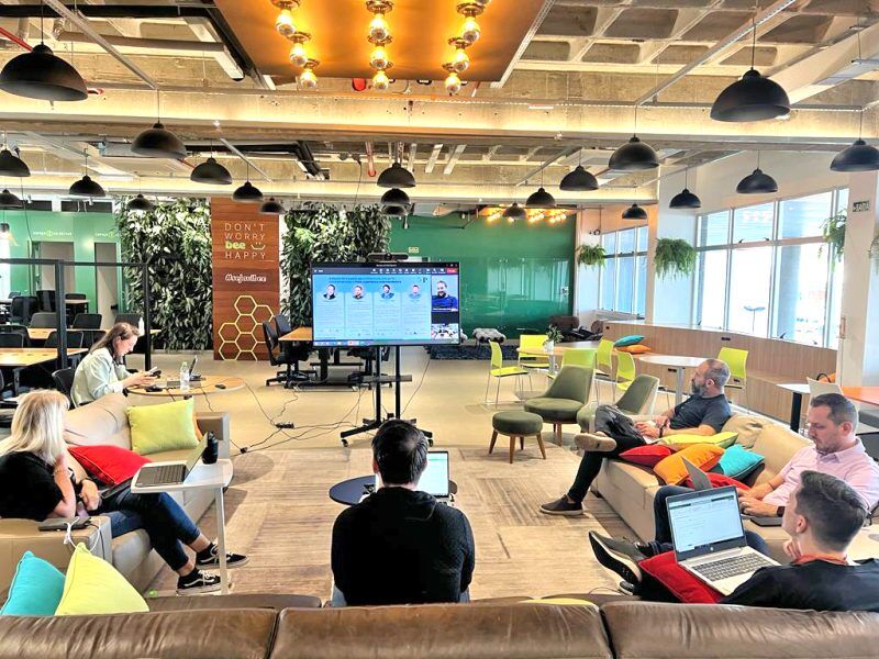 Vibee Unimed seleciona 9 startups para aceleração