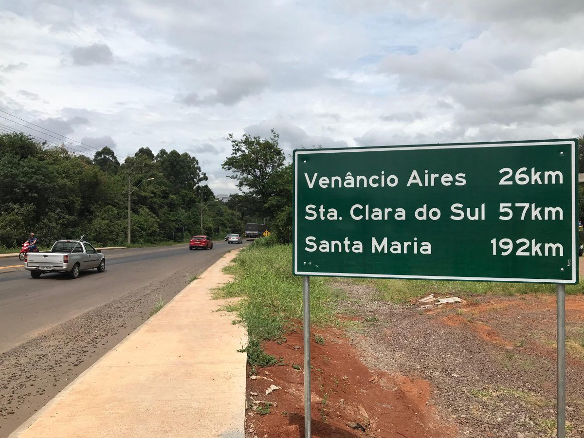 Placa com informação errada é instalada na ERS-130, em Lajeado