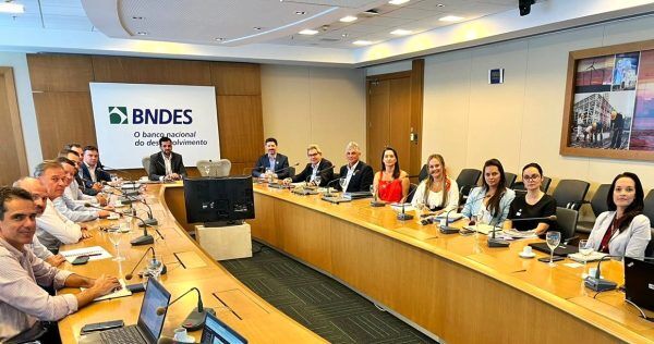 Encontro entre empresários e BNDES termina sem solução