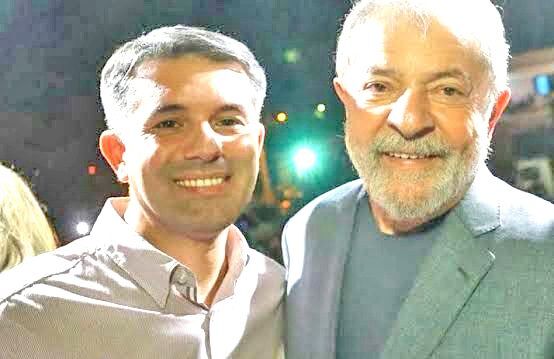Lula vem. E com Maneco
