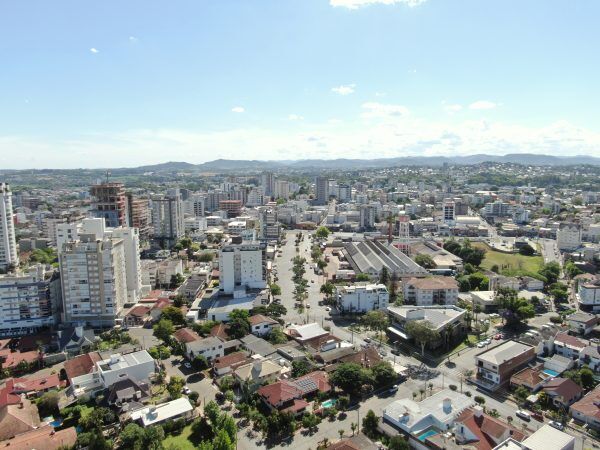 Localização privilegiada é destaque. Infestação de mosquitos preocupa