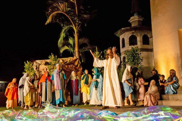 Nos espetáculos, a fé e o impulso ao turismo religioso