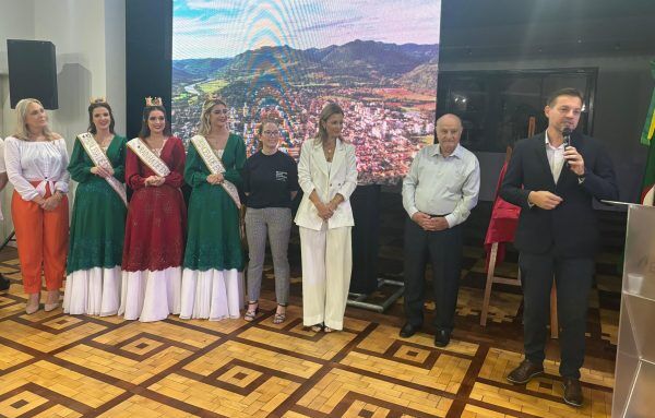 Lançamento de obra segue na progração de aniversário de Encantado