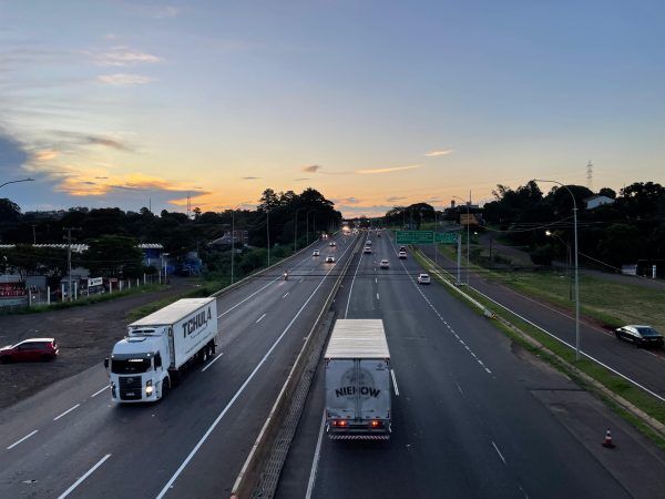 Mais de 33,2 mil veículos trafegam pela BR-386 neste domingo de Páscoa