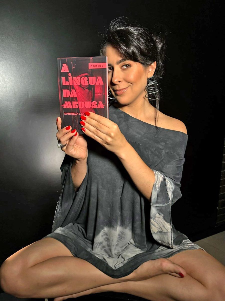“Se o leitor não for lá, abrir e ler o livro, o trabalho está incompleto”