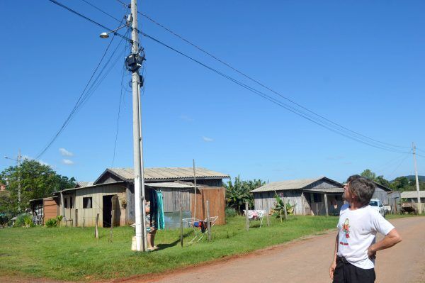 Moradores denunciam descaso com iluminação pública na Vila dos Papeleiros