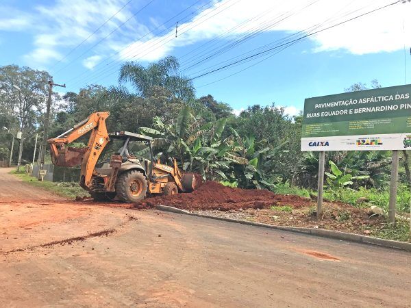 Pavimentação entre bairros avança e governo projeta conclusão em maio