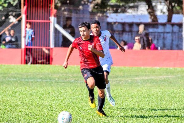 Futuro do futebol brasileiro nos campos de Roca Sales