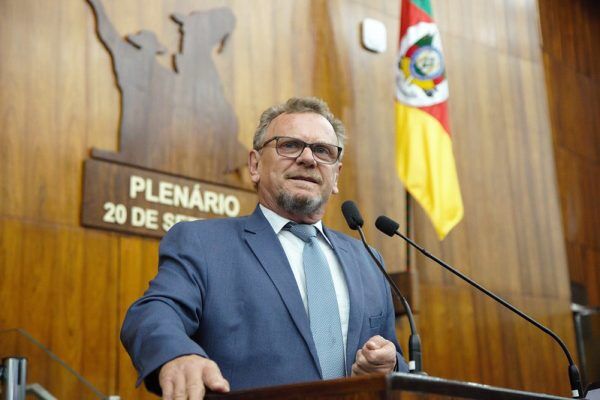 “Acho que o projeto não será votado”, diz deputado sobre aumento de ICMS