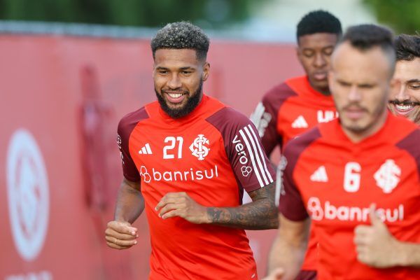 Inter viaja ao Equador sem Fernando e Alario