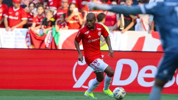 Inter negocia renovação de Gustavo Prado