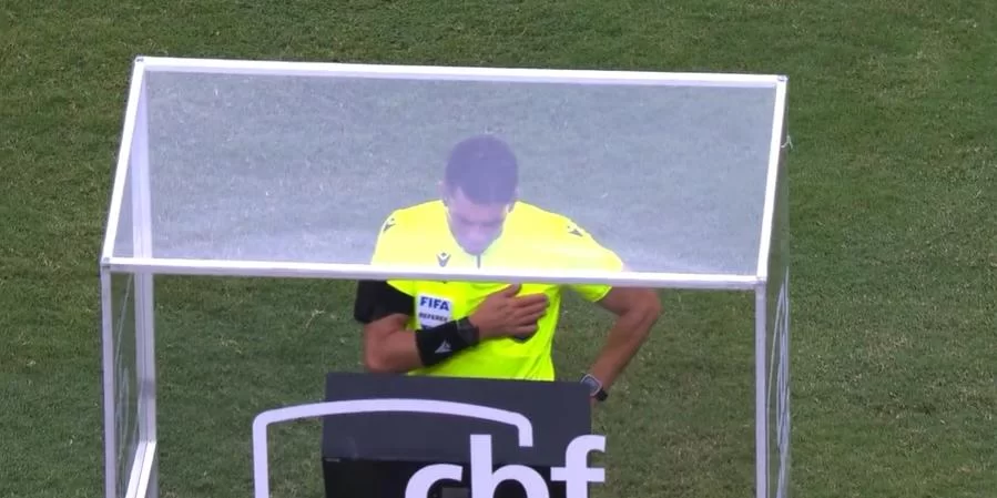CBF afasta árbitro de Vasco x Grêmio e outros dois