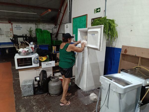 Primeiras famílias chegam ao abrigo no Centro Esportivo Municipal