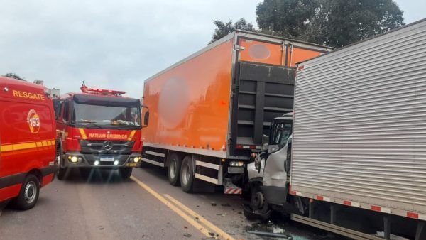 Acidente deixa motorista preso às ferragens na RSC-453, em Cruzeiro do Sul