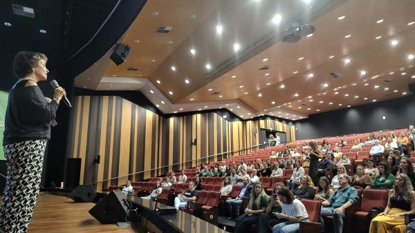 Emoção e meditação marcam Jornada da Espiritualidade