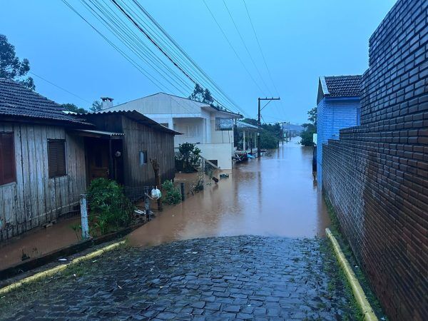 Estrela inicia remoção de famílias nas cotas de 29 e 30 metros