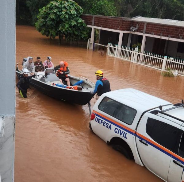 Rio Taquari ultrapassa cota de 32 metros em Estrela