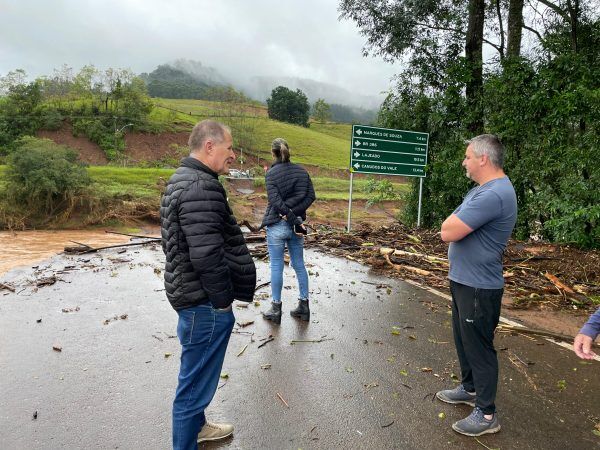 Cenário de destruição assusta moradores de Forquetinha